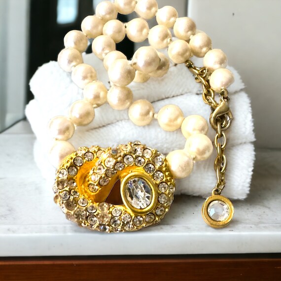 Givenchy pearl shop necklace