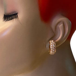 Vintage Swarovski Swan Brand Crystal Pave Petite Huggie Hoop Clip Earring QQ6