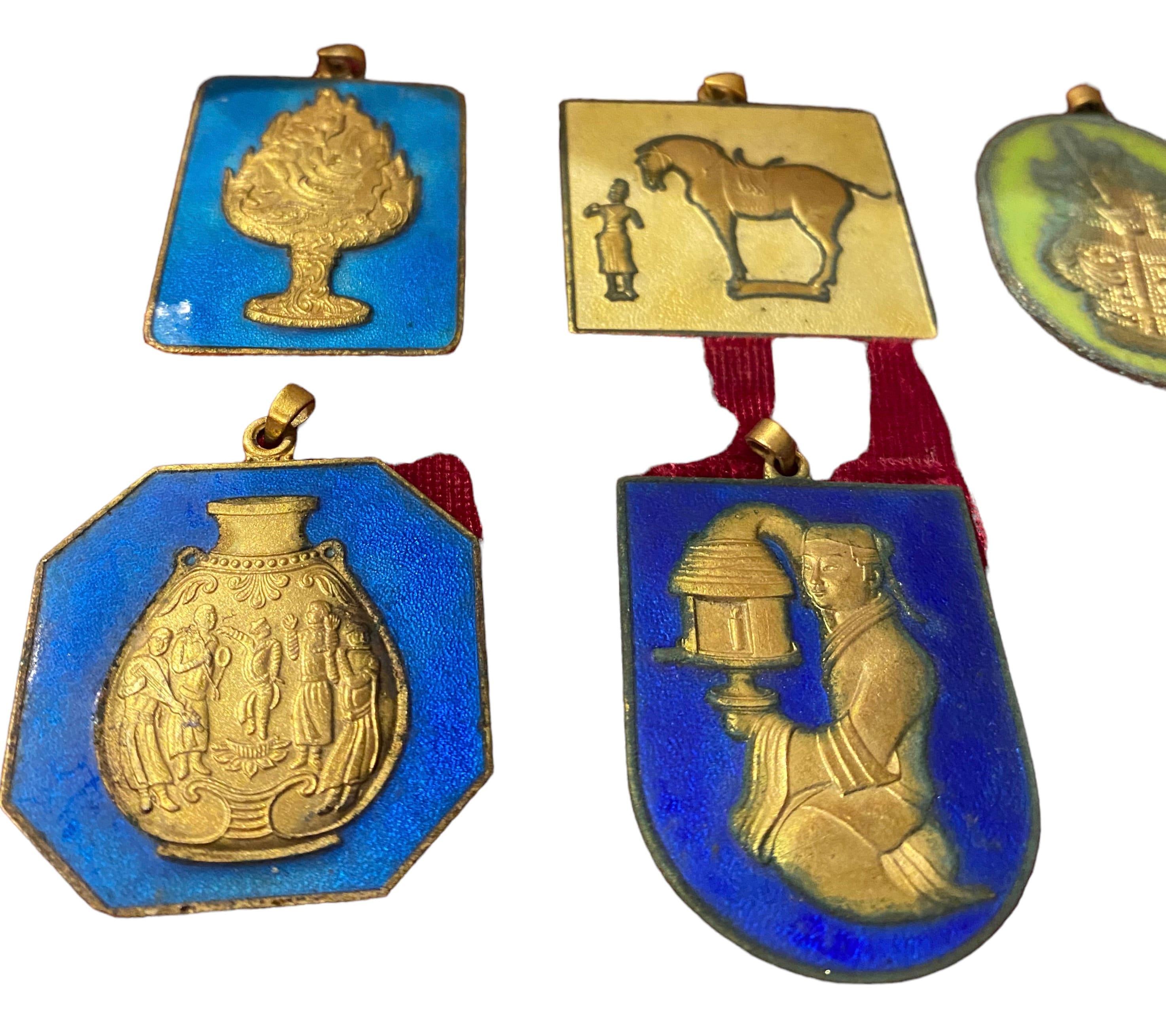 MINT Vintage Silk Box Set Chinese Peking Jewelry Enamel Pendants