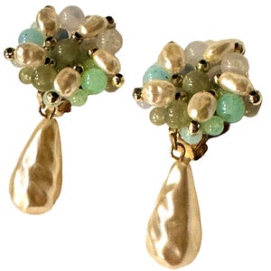 Vintage Colorful Green Lucite Bead Button Clip Earrings with Faux Pearl Teardrop U19