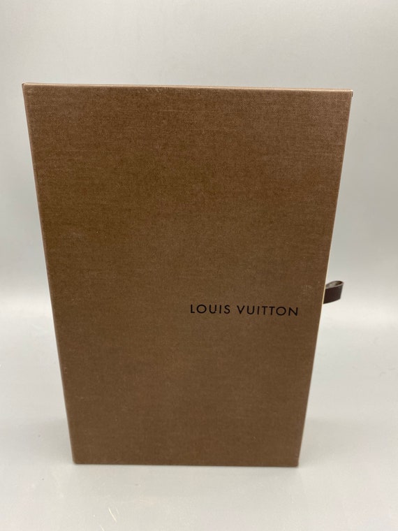 Caja de regalo vintage con cajón para libros de Louis Vuitton -  México