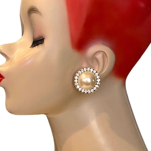 Vintage Baroque Faux Pearl Cabochon with Crystal Border Button Clip Earrings WW13