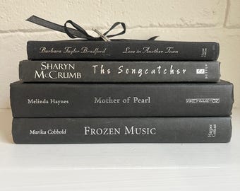 Black and White Books, Decor Book Stack, Vintage Books, Staging Books, Old Decor Books, Home Library Decor, Bookshelf Black Decor