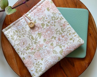 Funda acolchada para Kobo Libra Colour, hecha a mano y con diseño de jardín de rosas. Funda para Kobo Clara y Kobo Sage. Funda para Libra Colour, Boox Go Colour 7 y Kindle.