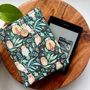 Cute Owls Kindle Sleeve. Padded sleeve for kindlepaperwhite, kindle colorsoft, Kinlde scribe, Kobo Libra colour, Kobo Clara colour