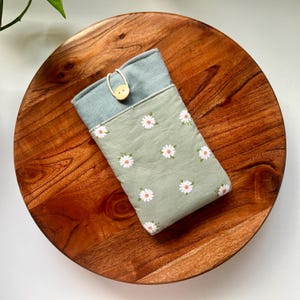 Daisy iPhone Hülle/ iPhone Hülle mit Vortasche für iPhone 16 iPhone 16 pro iPhone 16 pro max und alle iPhone Modelle