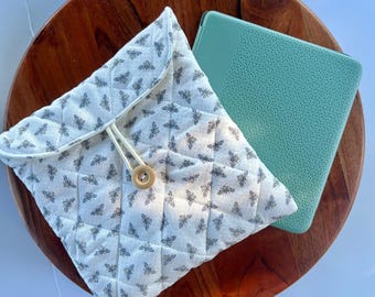 Etui Kobo z pikowaniem Bees & Dots: etui na kolorowy czytnik e-booków Kobo Libra/Clara