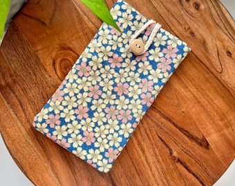 Custodia per iPhone Sakura Floral: custodia imbottita in cotone