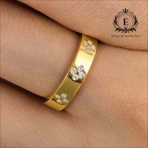 14K Solid  Gold Wedding Band | Golden Tone Art Carved Ring for Men And Women | Timeless Classic Design, Perfect for Weddings & Anniversary