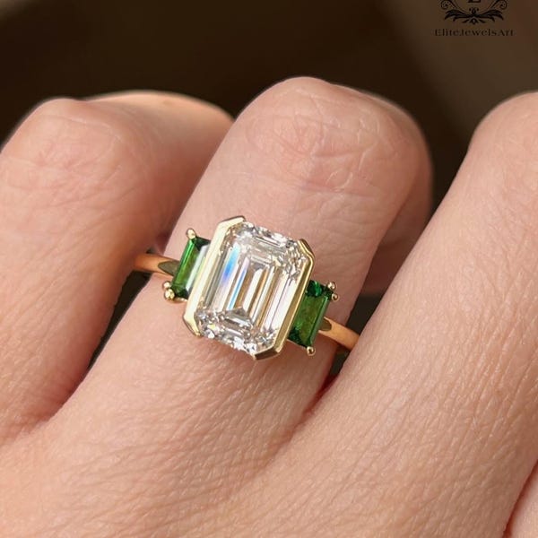 2.50 CT Green Emerald Cut Moissanite Engagement Ring | Vintage Art Deco 3 Stone Wedding Ring | Classy Bridal Anniversary Ring for Her