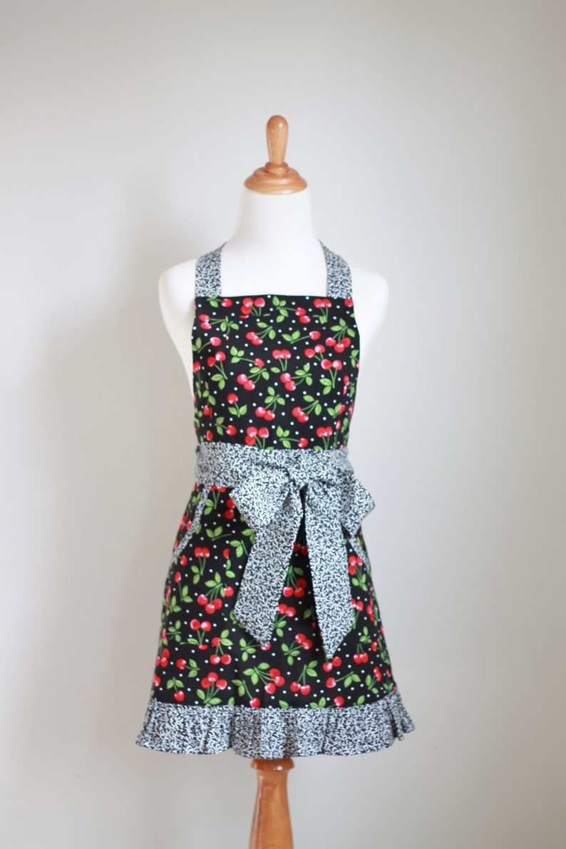 Apron PDF Pattern Women's Full and Half The CRAZY DAISY Instant Download Sewing Pattern 103 image 1