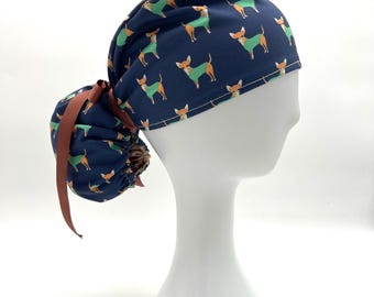 Gorro quirúrgico con diseño de cola de caballo de chihuahua: disponible en cinco estilos y con forro de satén.