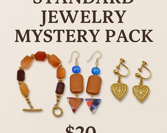 ¿Te encantan las sorpresas? El paquete de joyería misteriosa estándar contiene de 2 a 3 piezas.