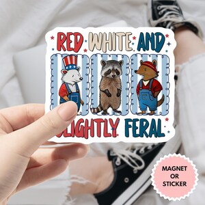 Pegatina de mapache rojo, blanco y salvaje, imán para coche, calcomanía de vinilo de perrito caliente americano del 4 de julio, pegatina digital patriótica de EE. UU.