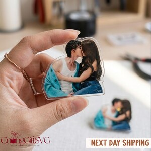 XO Kitty Acrylic Pins, Team Minho Pins, Team Kitty Pins, Minho And Kitty Kiss Scene Pins, Gifts for XO Kitty Fan