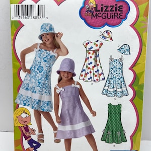 Puede incluir: Patrón de costura Simplicity con diseños de Lizzie McGuire. El patrón incluye diseños de vestidos y sombreros en varios estilos. El tamaño del patrón es K5, adecuado para edades de 7 a 14 años. La portada tiene una ilustración de dibujos animados de Lizzie McGuire.