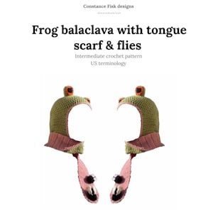 Puede incluir: Un patrón de crochet para una balaclava de rana con una bufanda y moscas. El patrón está escrito en terminología estadounidense y es para crocheters intermedios. La imagen muestra una balaclava verde y rosa con una bufanda larga y dos pequeñas moscas.