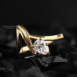 Unique Pear Lab Grown Diamond Ring Twisted Engagement Ring CVD Diamond Ring 14k Gold Pear Solitaire ring For Women Anniversary Gift for her