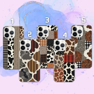 Puede incluir: Cinco fundas para teléfono con diseños de patchwork únicos. Las fundas presentan una variedad de patrones, incluyendo estampado de vaca, cuadros y formas geométricas en marrón, negro y blanco. Cada funda tiene un diseño diferente.
