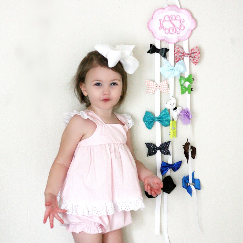 Baby Shower Gift 1st Birthday Gift for Girl Girl Room Decor Bow Holder Monogram Hair Bow Holder Nursery Decor Hair Clip Holder