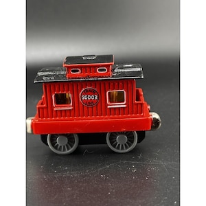 Thomas & Friends Take n Play Along 2002 Red Caboose Vtg Magnetic Diecast Train
