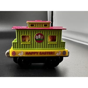 Thomas & Friends Take n Play 2002 Easter Caboose Vtg Magnetic Diecast Gullane