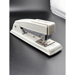 Vintage Swingline Mini Stapler 711 Desktop 5&quot; Mini Retro White Working