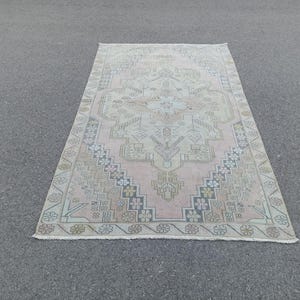 5x8 Vintage Turkish Rug: Handmade Wool Anatolian Oushak Rug
