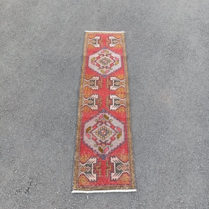 Vintage Turkish Wool Runner Rug: Handmade Oushak Small Rug (1&#39;7x5&#39;10 FT)