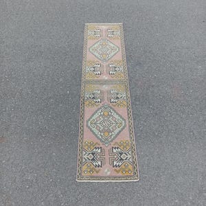Vintage Turkish Wool Runner Rug: Handmade Oushak Entryway Rug (2x7 ft)