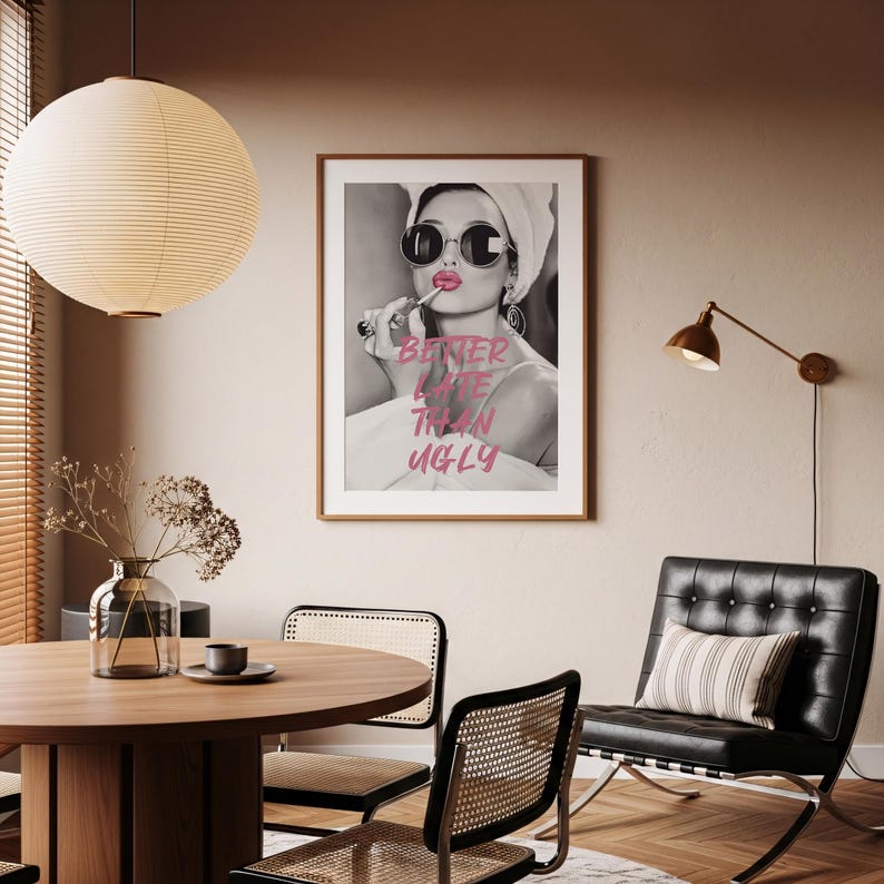 Arte di Audrey Hepburn, poster di "Meglio tardi che brutto", poster di film vintage, decorazioni murali, arte cinematografica classica, arredamento per la casa, arte murale di film immagine 2