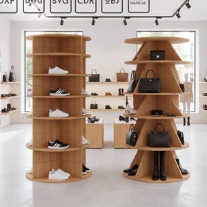 Può includere: Interno di negozio di scarpe renderizzato digitalmente con due strutture espositive in legno. Una è cilindrica, l'altra triangolare. Il negozio espone scarpe e borse. Il testo "DIGITAL FILE" e le icone dei tipi di file sono in alto.