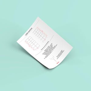 K&ouml;nnte beinhalten: Eine wei&szlig;e Bedienungsanleitung mit Diagrammen und Text, einschlie&szlig;lich der W&ouml;rter "USER MANUAL" und "Thank you for purchasing." Die Diagramme zeigen ein Raster und eine dreieckige Struktur. Der Text enth&auml;lt Messungen in Millimetern.