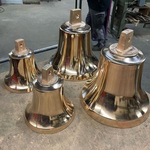 Campana in bronzo lucidato