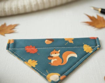 Eekhoornblauwgroene kattenbandana: handgemaakte boskraag van biologisch katoen
