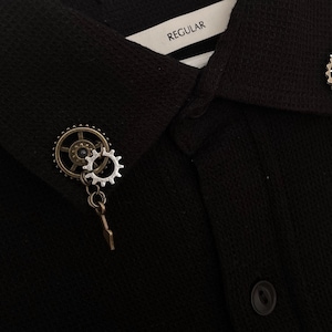 Broches artesanais retrô para camisa estilo steampunk.