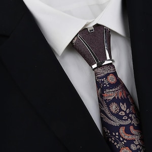 Tie Knot Cover: Elegant Metal Tie Accessory