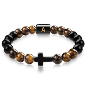 Pulseras cruzadas con iniciales de 26 letras, pulseras hechas a mano con nombre de la A a la Z, pulsera de ojo de tigre natural para mujeres y hombres, regalos de joyería de la amistad