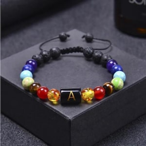 Pulsera de chakras con inicial, cristales, piedras curativas, pulseras de cuentas, 26 letras, pulsera de roca de lava, joyería de yoga para mujeres