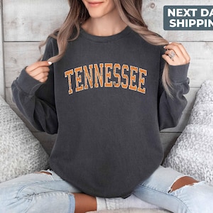Comfort Colors® Tennessee Sweatshirt, Vintage Tennessee Sweatshirt, Tennessee Travel Gift, Tennessee Game Day, Retro Style Sweatshirt