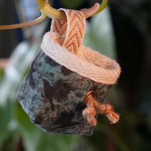 Mystic Crows - Mini-Kletterkreidebeutel für Kletterpflanzen