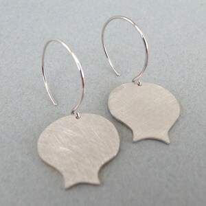 gold dangle earrings shape 4 image 4