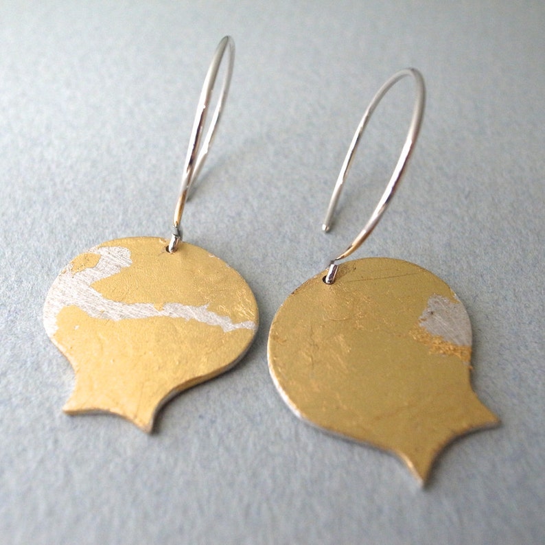 gold dangle earrings shape 4 image 1