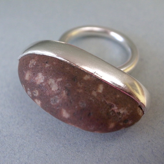 large beach rock ring - red speckled