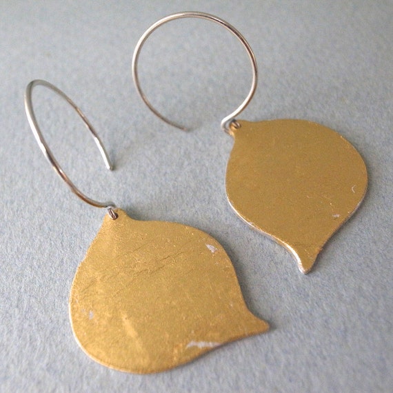 gold dangle earrings - shape 9