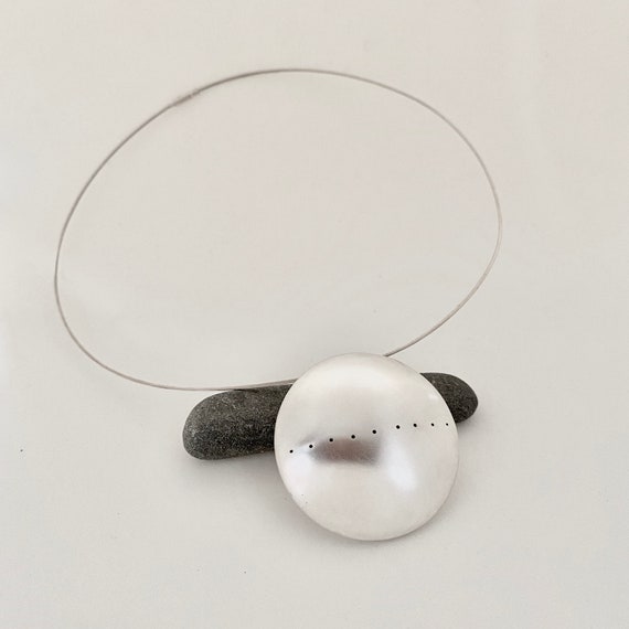round polka dot pendant