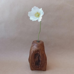 Mini Oak Wood Bud Vase – Rustic Handmade Flower Holder – Natural Wood Mini Vase – Small Wooden Vase for Dried or Fresh Flowers