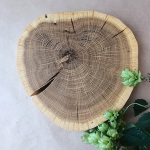 Oak Wood Slice Stand: Heart Shaped Rustic Kitchen Decor