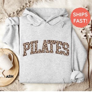 Pilates Leopardenmuster Sweatshirt | Pilates Hoodie | Pilates Instruktor Pullover | Pilates Geschenk | Fitness Geschenke | Trainings-Sweatshirt Ash