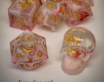 Bloody Gums  -handmade sharp-edged 8 piece diceset -